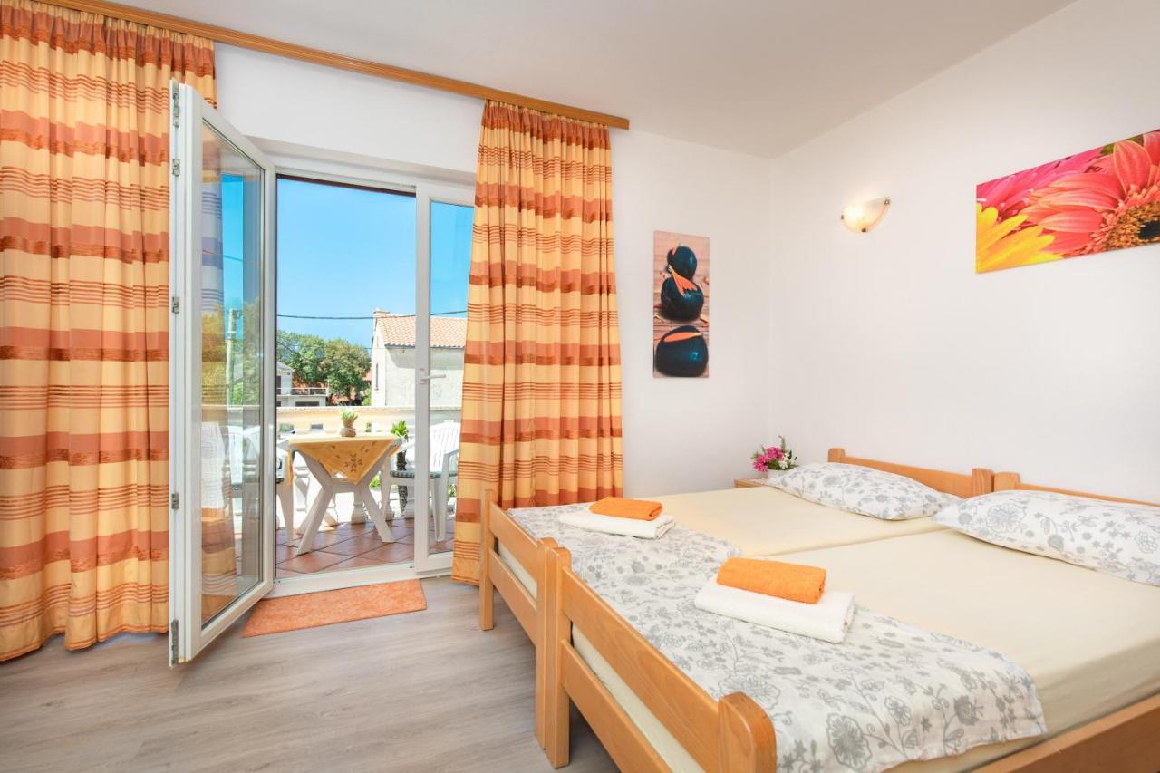 Adria-Holiday House With A Private Pool In Krk Kornić 外观 照片