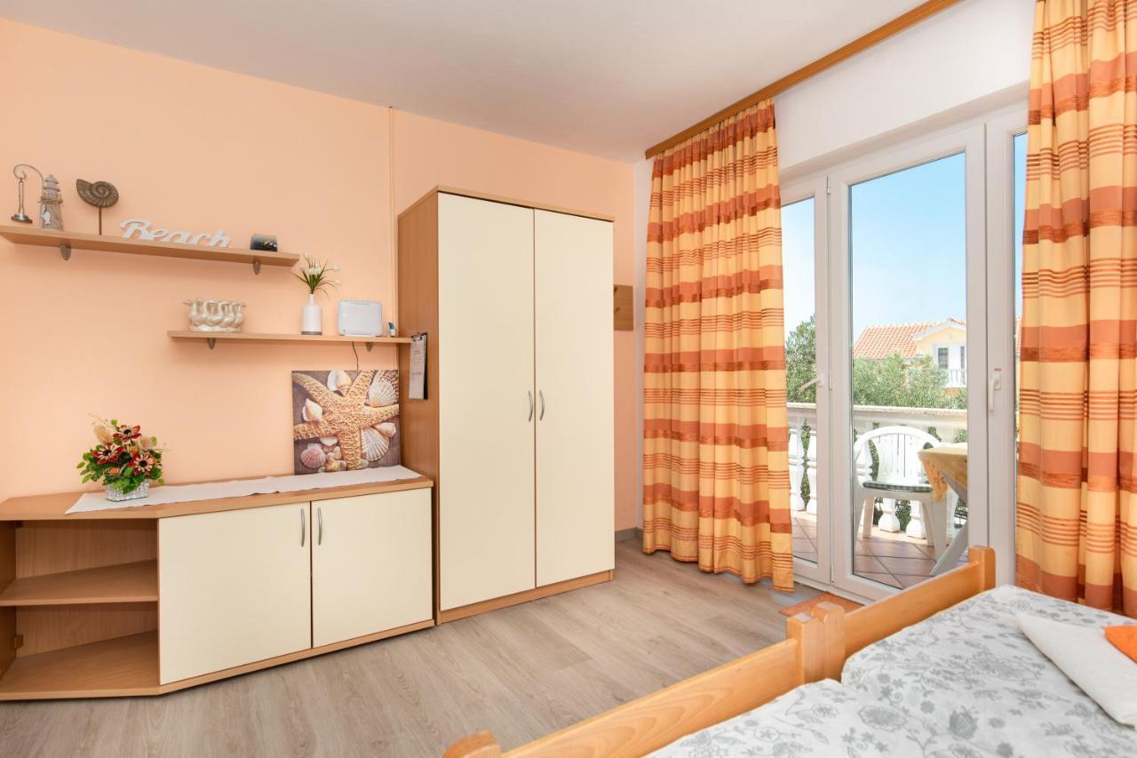 Adria-Holiday House With A Private Pool In Krk Kornić 外观 照片